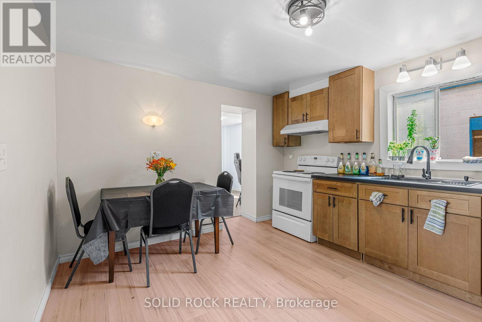 3022 John Street Property Photo 25