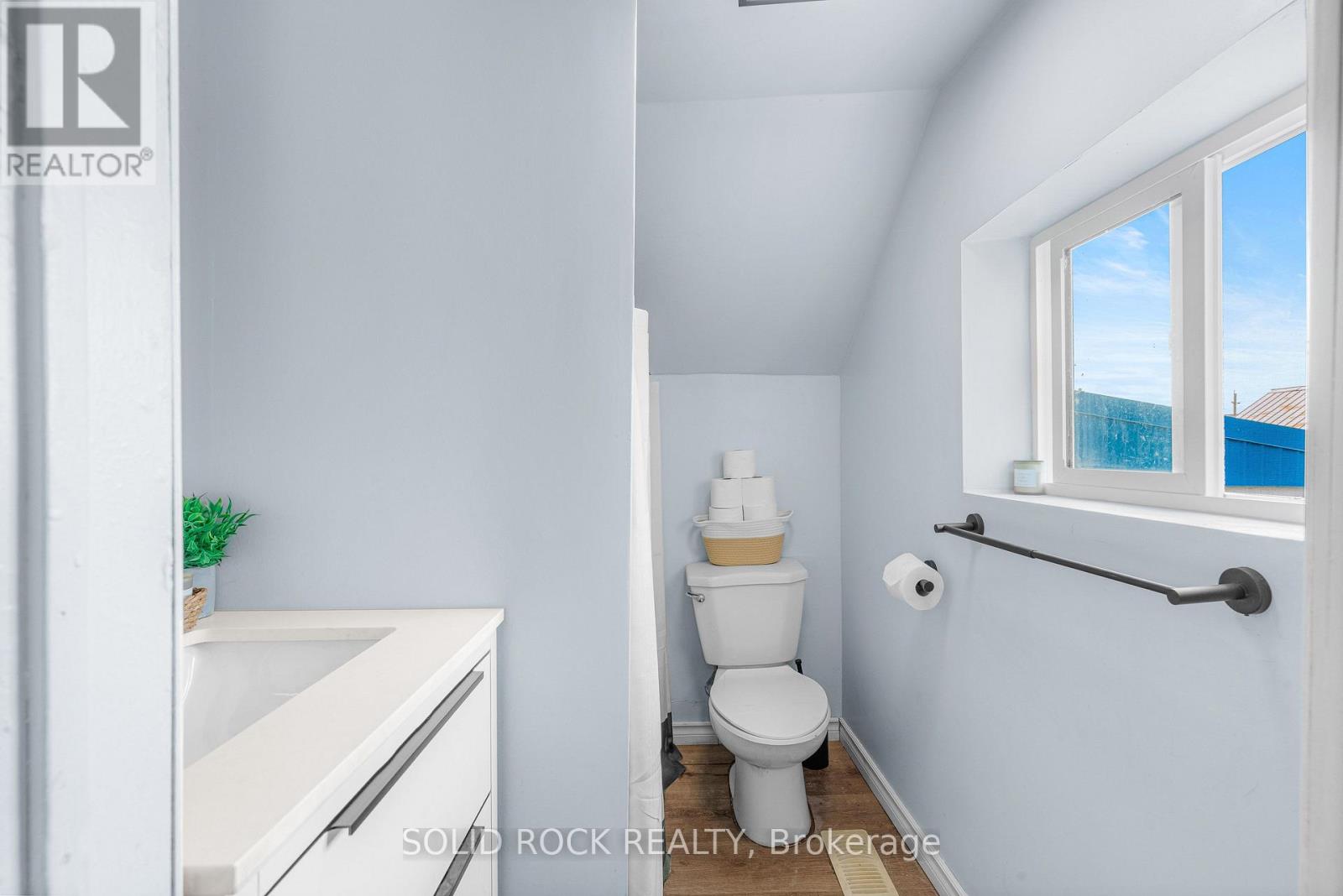 3022 John Street Property Photo 30