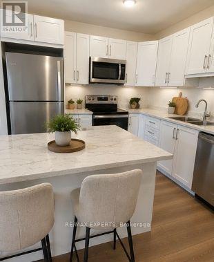 95 Whitcomb Crescent E Property Photo 6