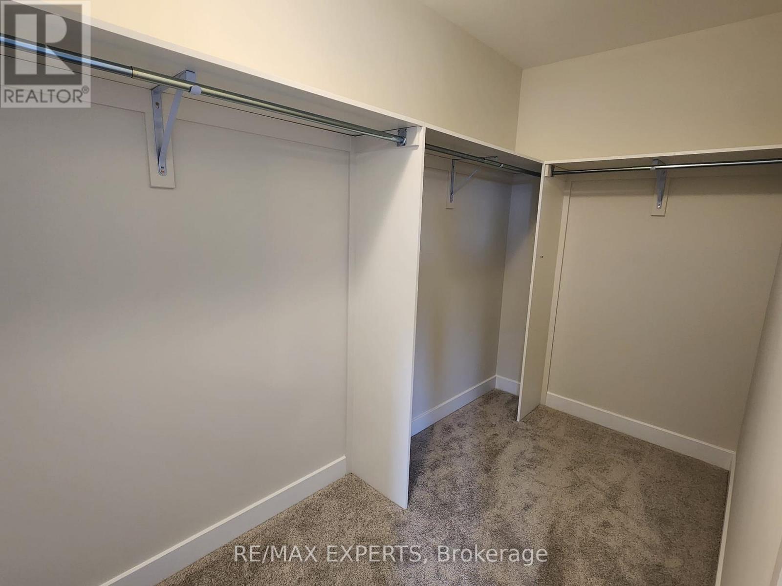 95 Whitcomb Crescent E Property Photo 11