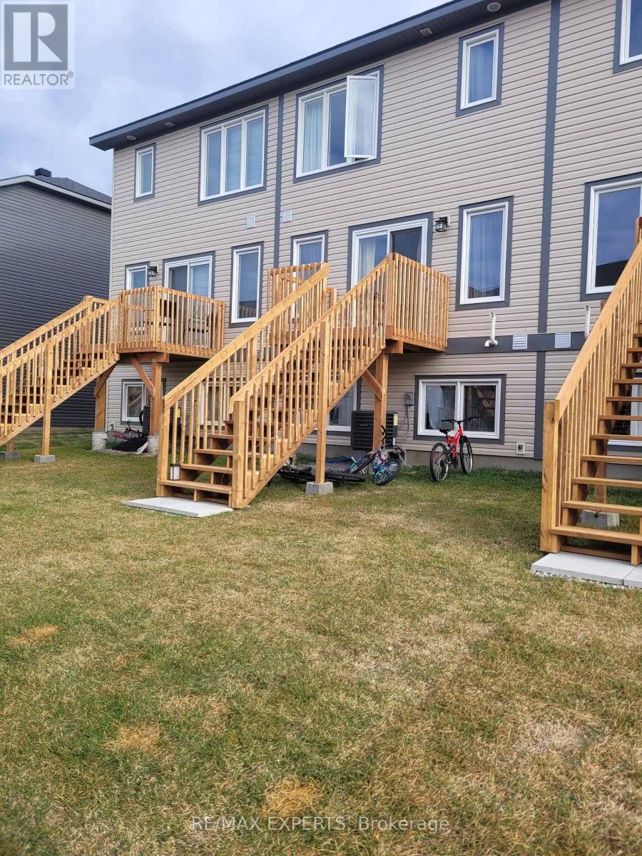 95 Whitcomb Crescent E Property Photo 17