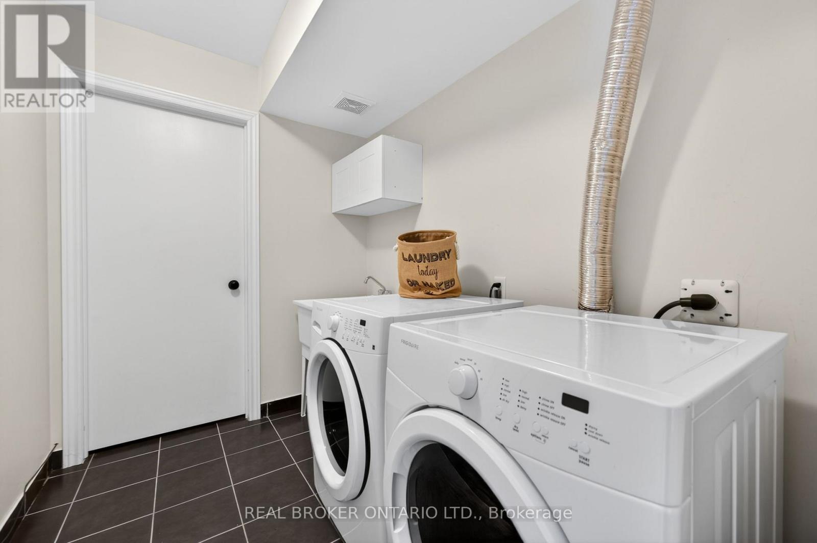 12 Masters Crescent Property Photo 12