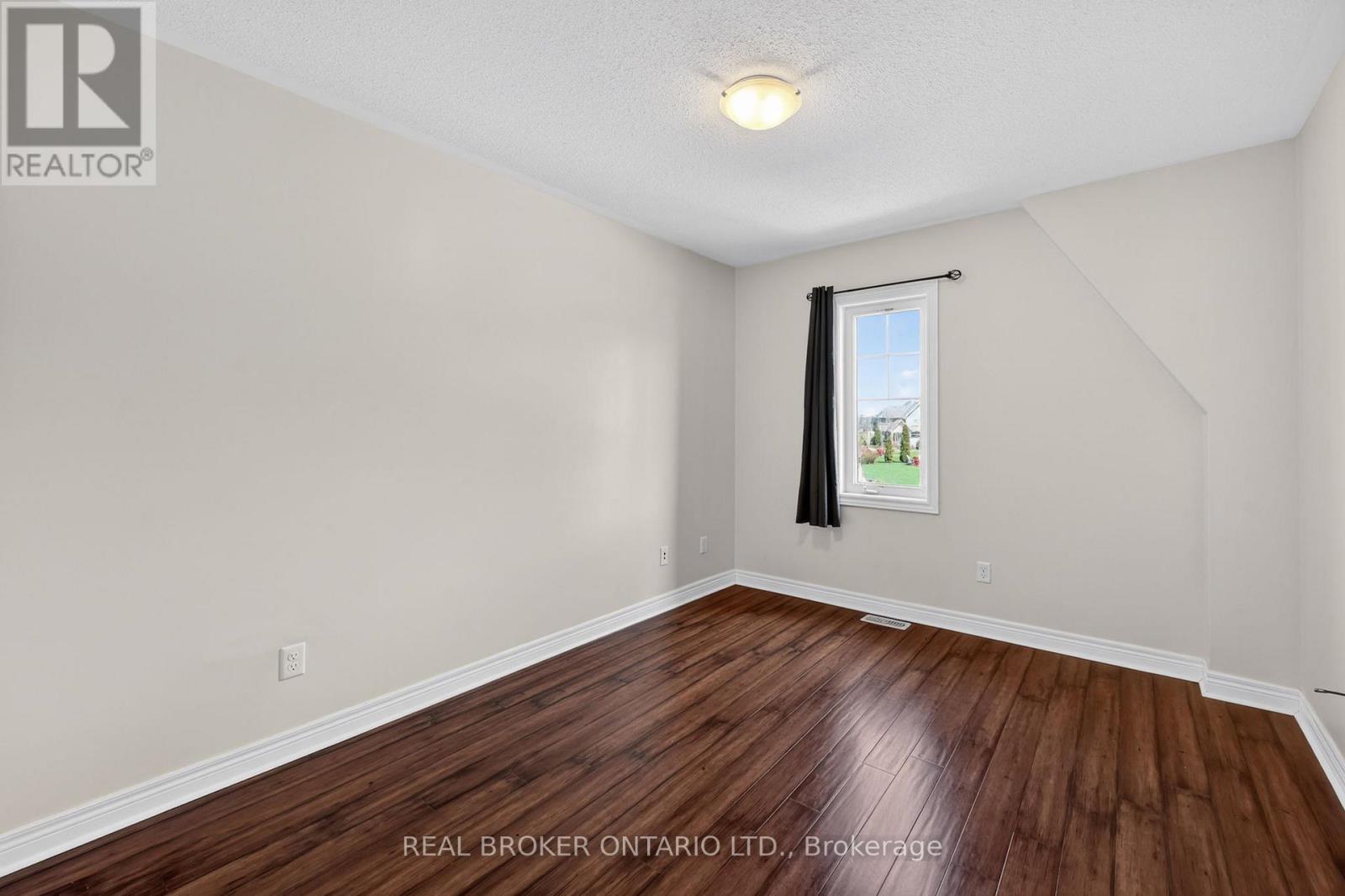 12 Masters Crescent Property Photo 18