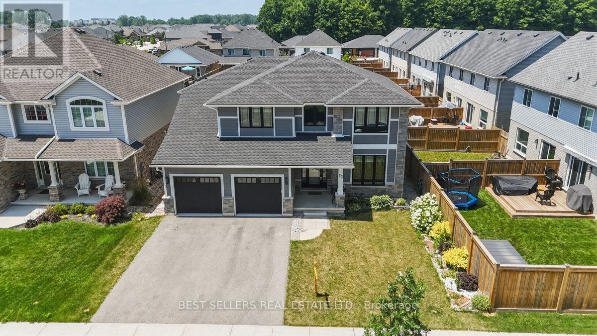 22 Weir Crescent Property Photo 1