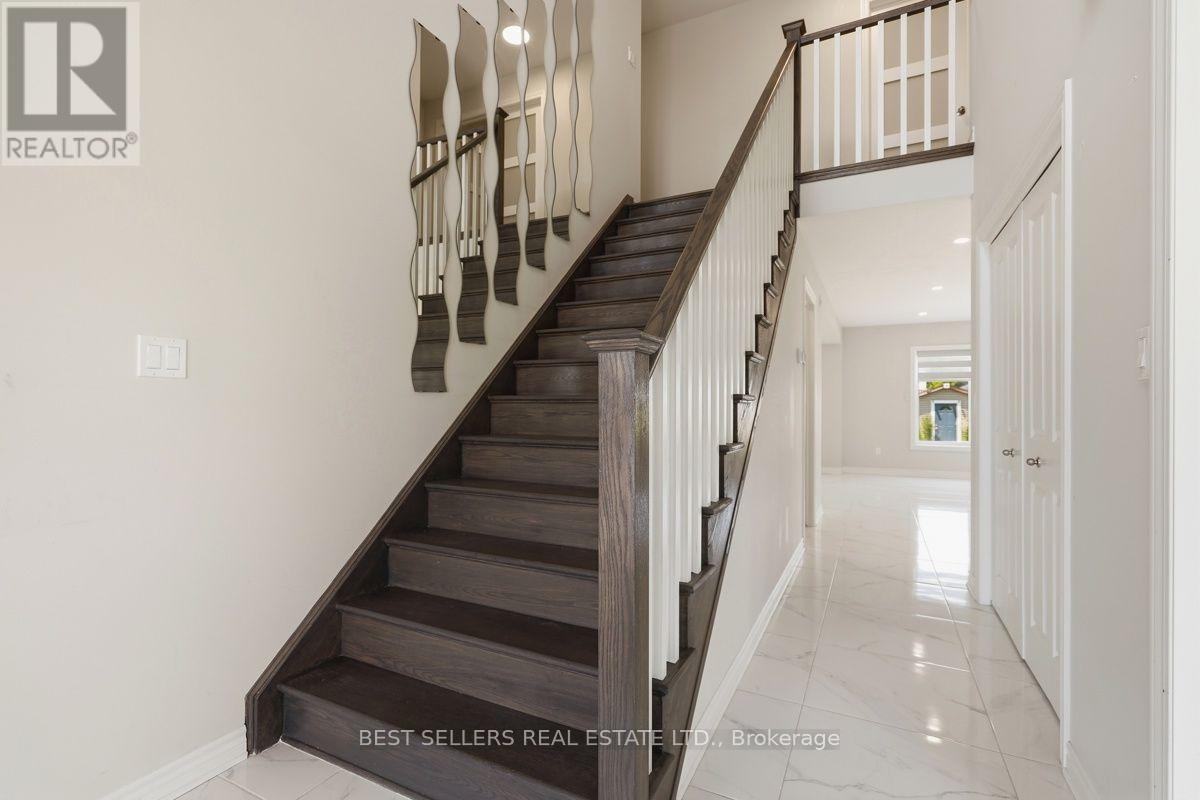 22 Weir Crescent Property Photo 6