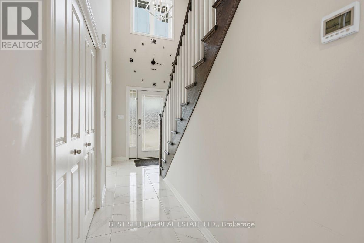22 Weir Crescent Property Photo 8