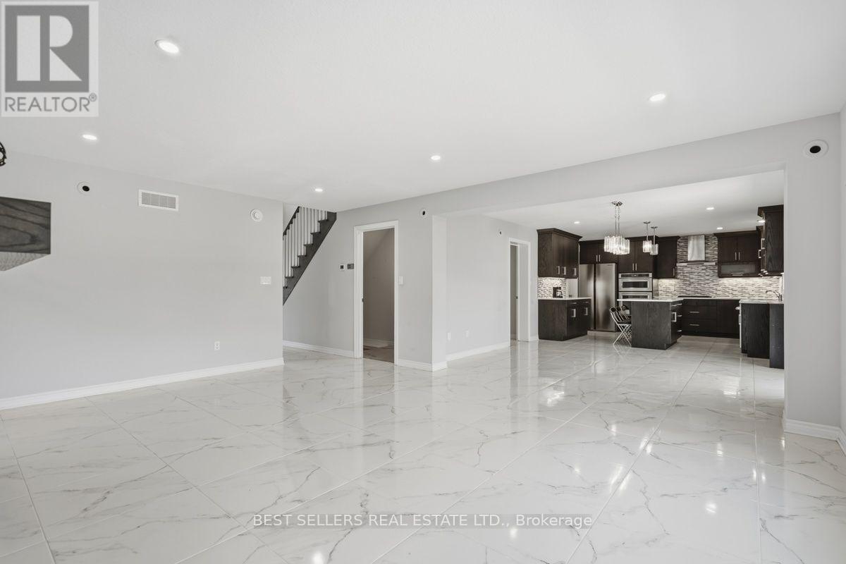 22 Weir Crescent Property Photo 12