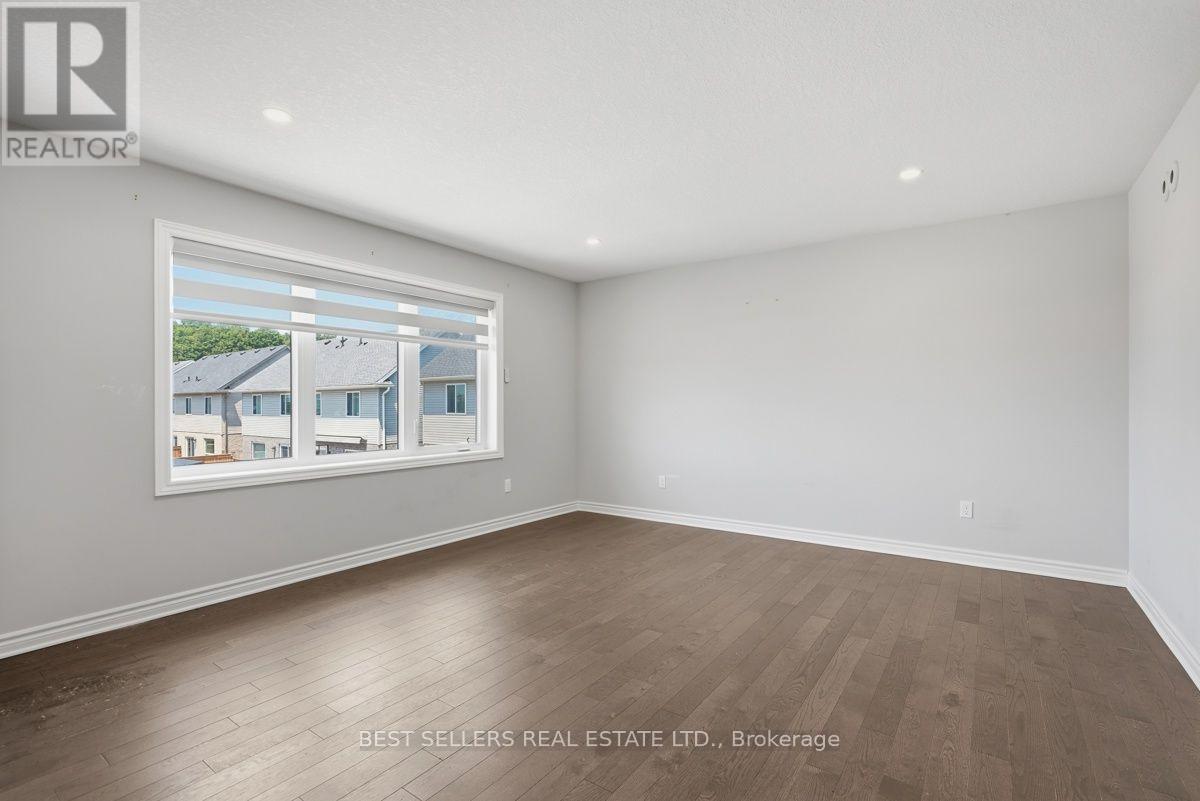 22 Weir Crescent Property Photo 26