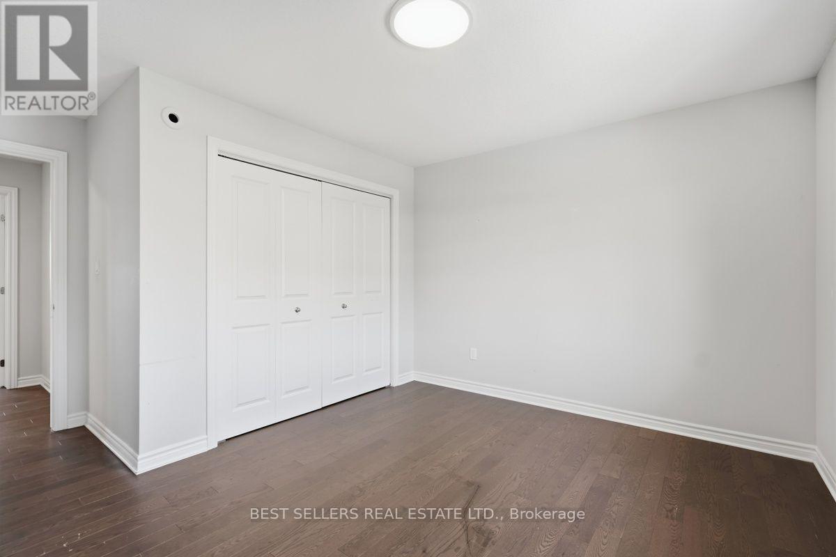 22 Weir Crescent Property Photo 37