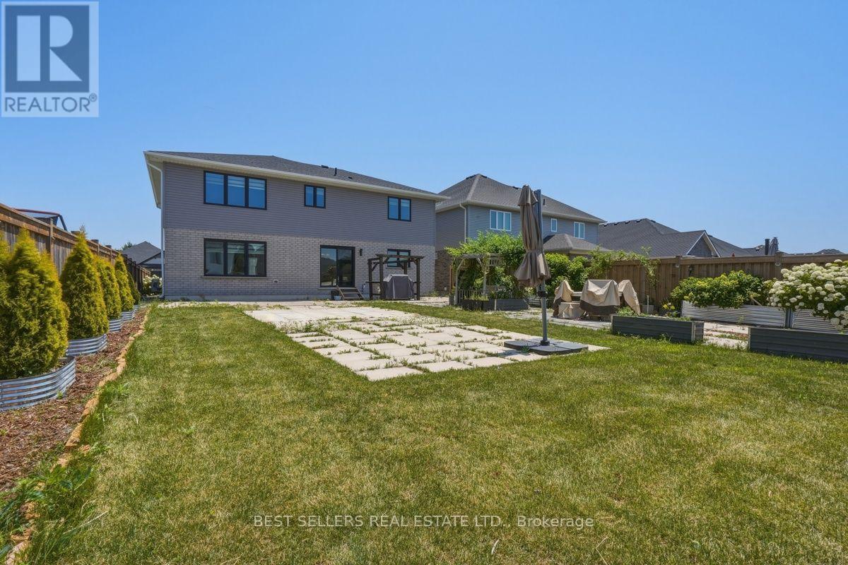 22 Weir Crescent Property Photo 46