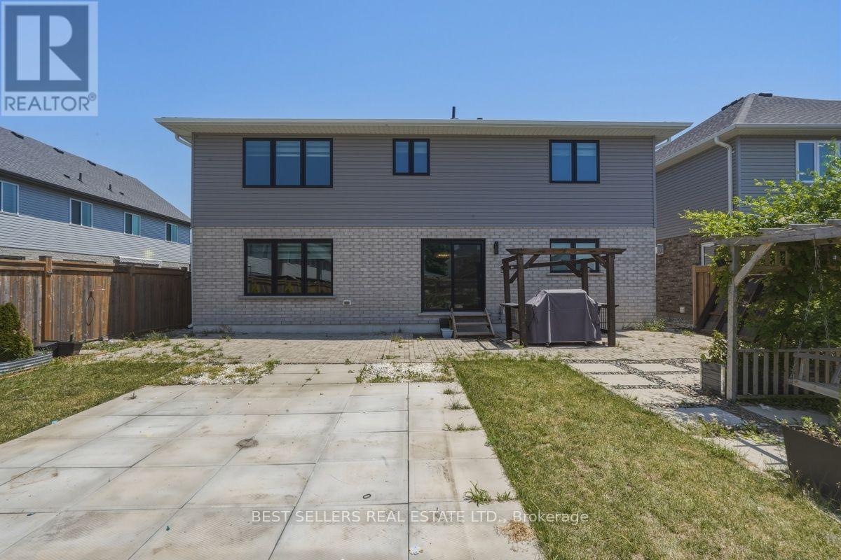 22 Weir Crescent Property Photo 47