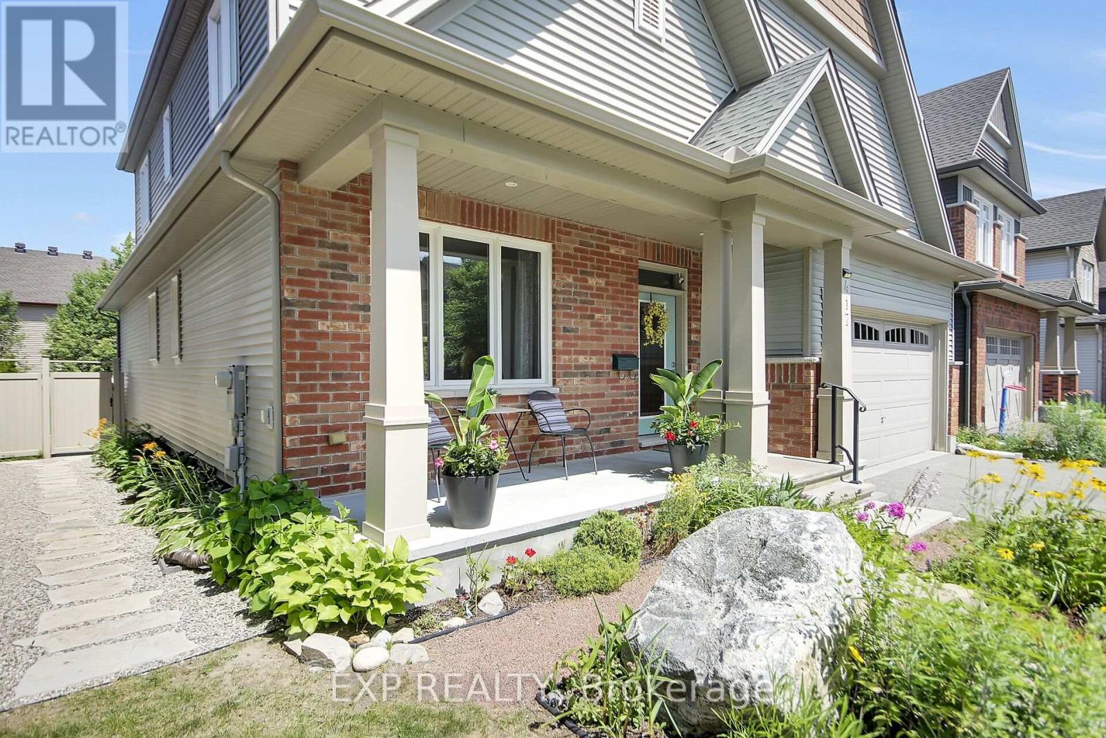 417 Charing Cross Way Property Photo 2