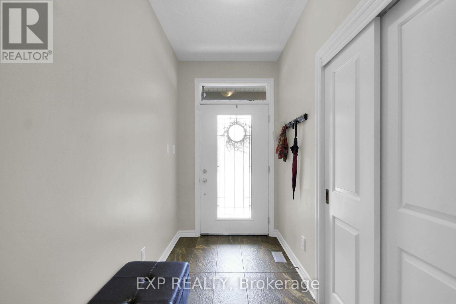 417 Charing Cross Way Property Photo 5