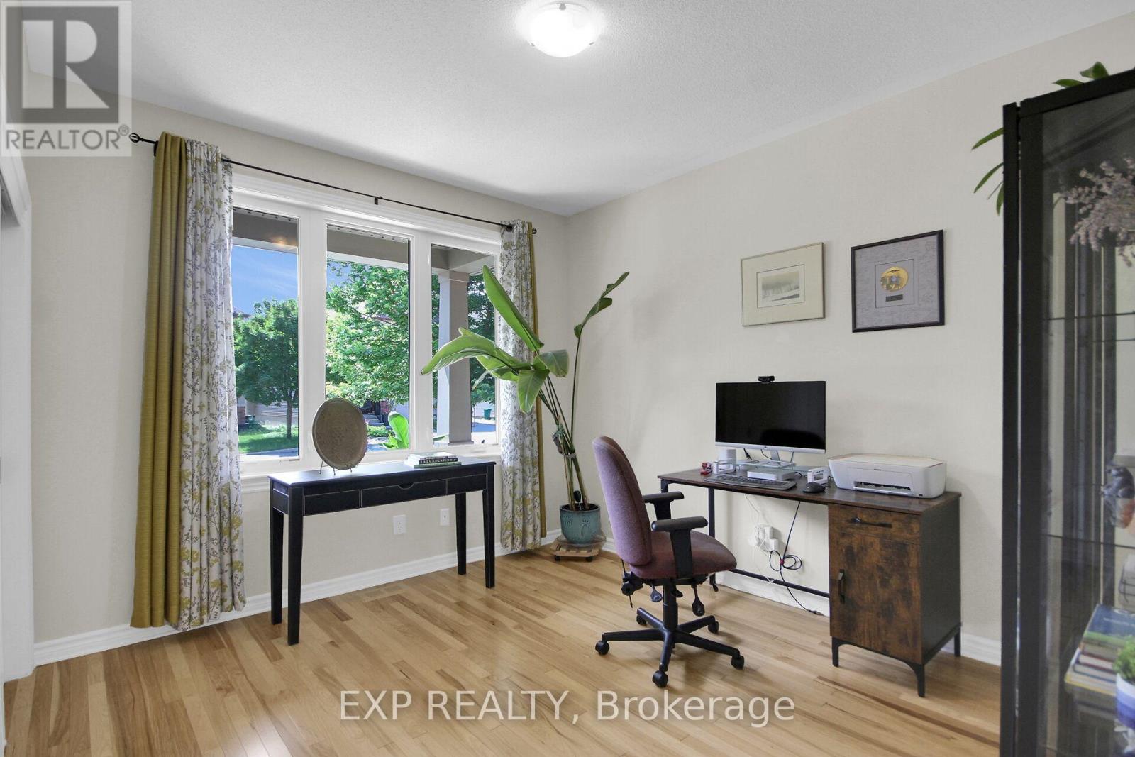 417 Charing Cross Way Property Photo 7