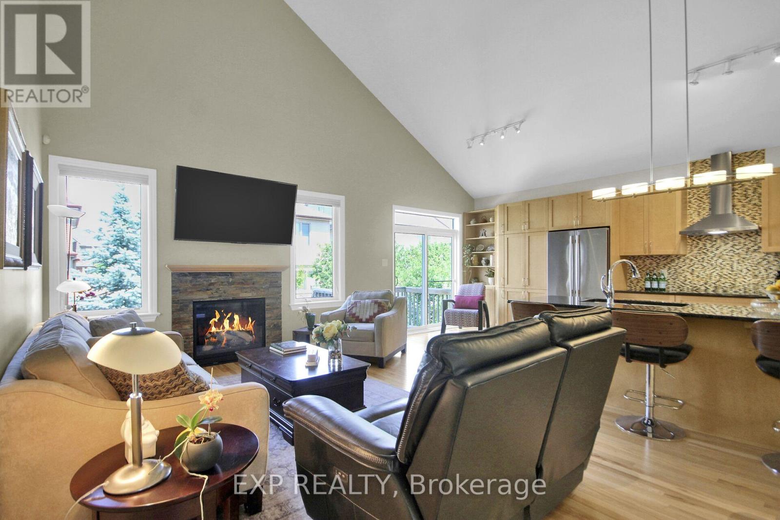 417 Charing Cross Way Property Photo 15