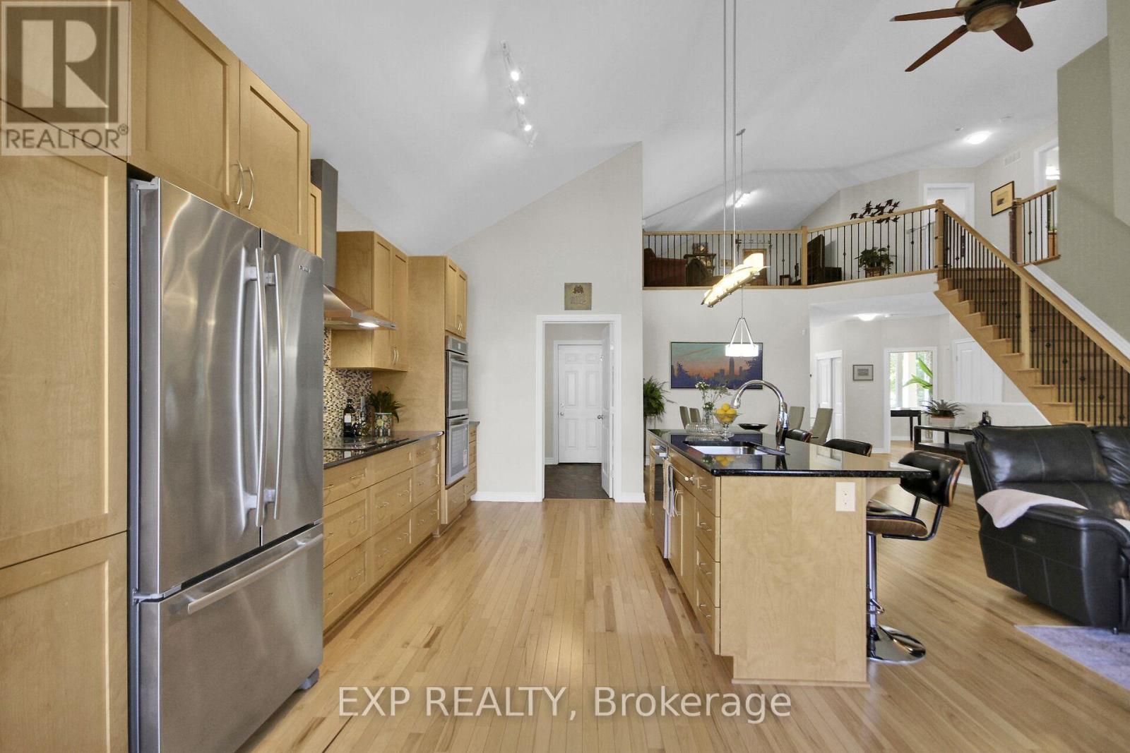 417 Charing Cross Way Property Photo 20