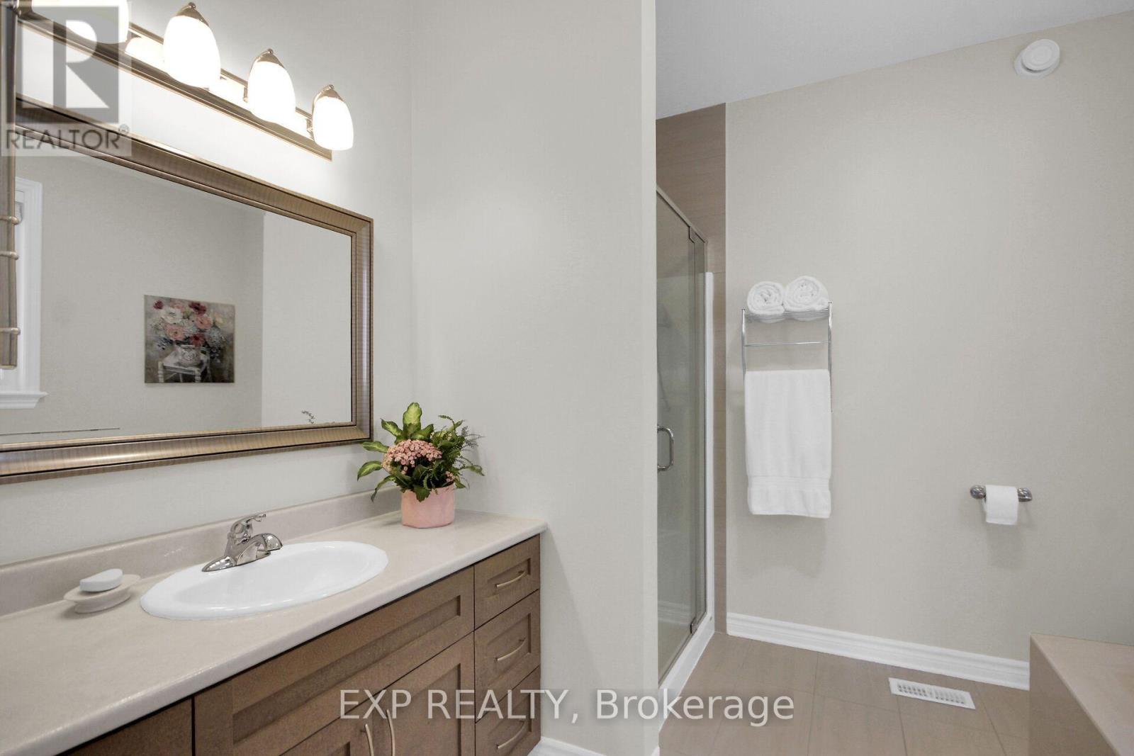 417 Charing Cross Way Property Photo 26