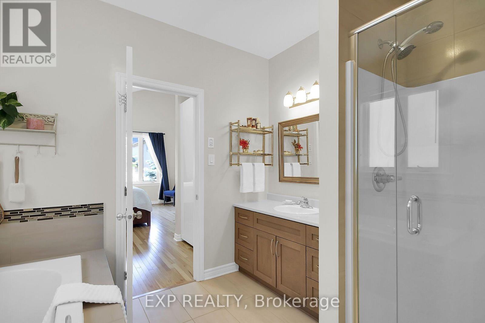 417 Charing Cross Way Property Photo 28