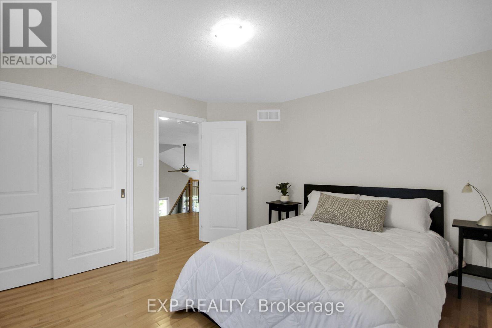 417 Charing Cross Way Property Photo 33