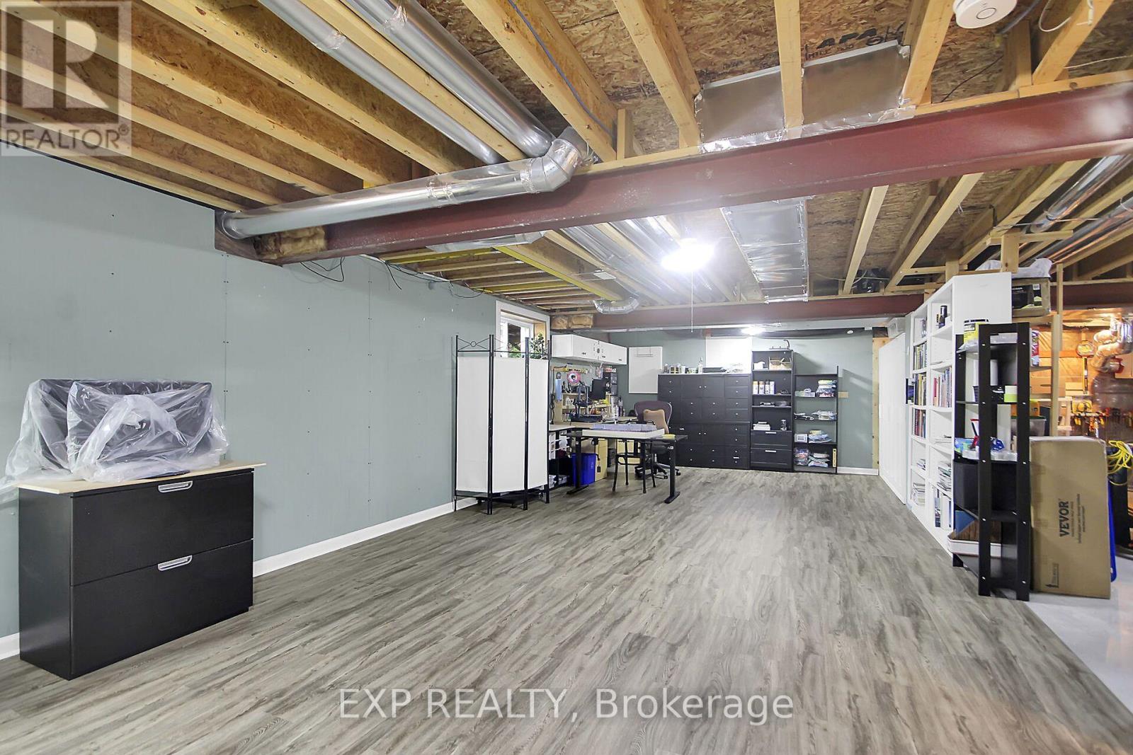 417 Charing Cross Way Property Photo 39