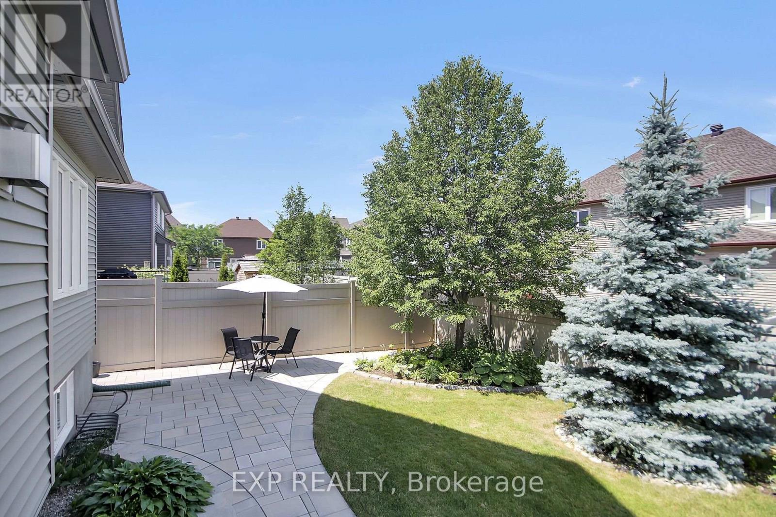 417 Charing Cross Way Property Photo 43