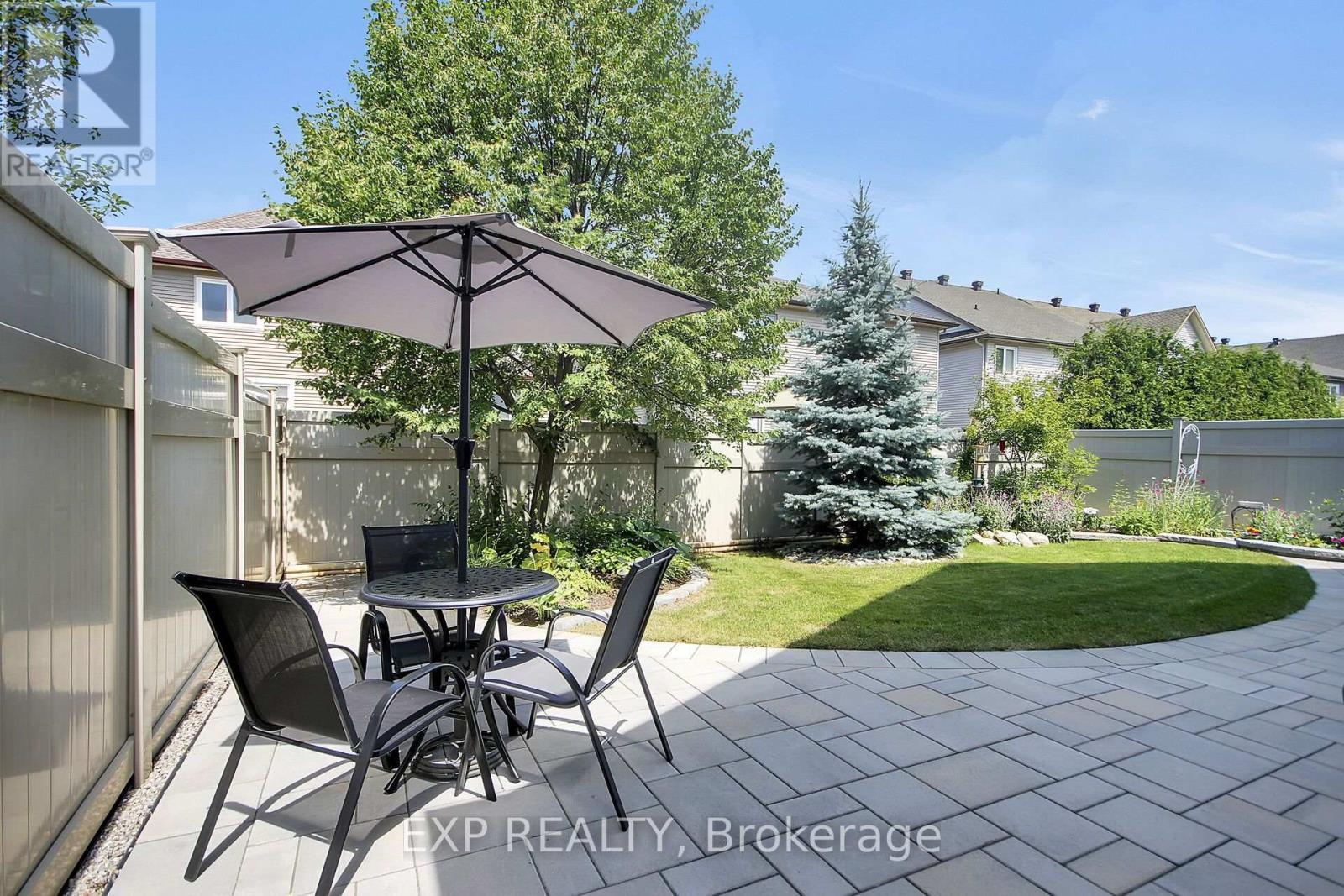 417 Charing Cross Way Property Photo 44