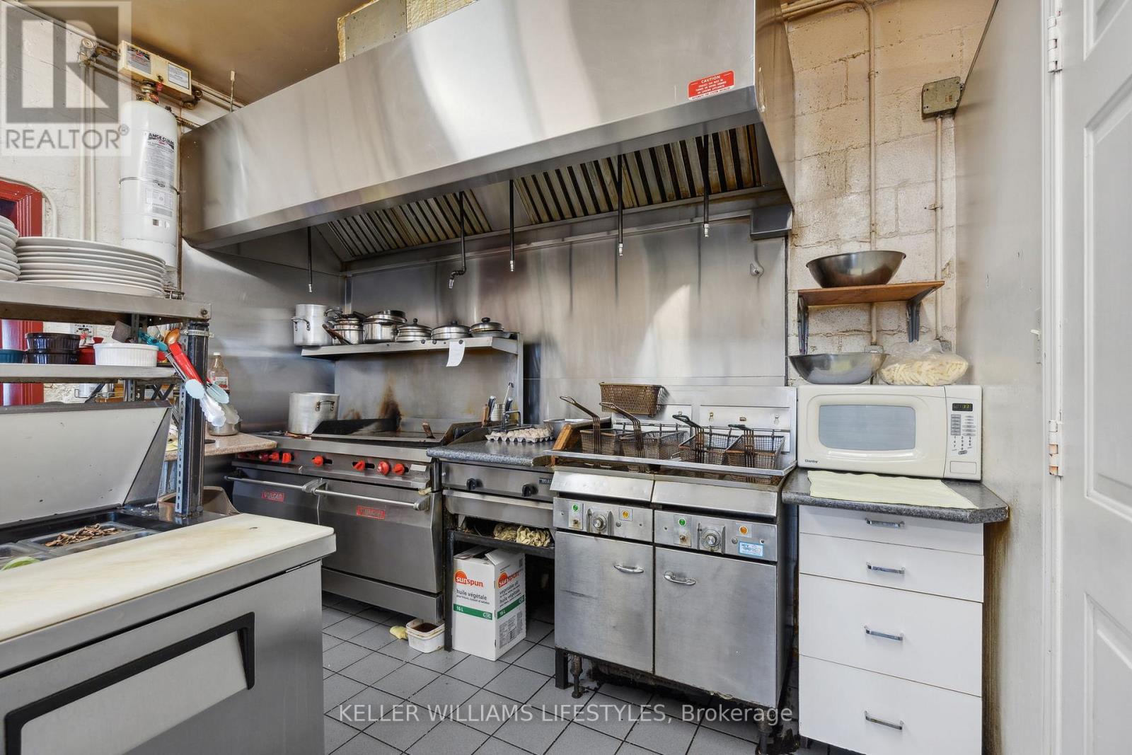 103 Commissioner Street Property Photo 12