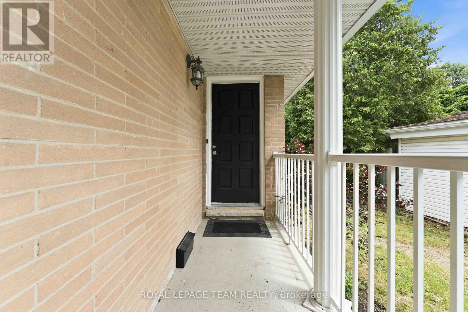 1155 Agincourt Road Property Photo 3