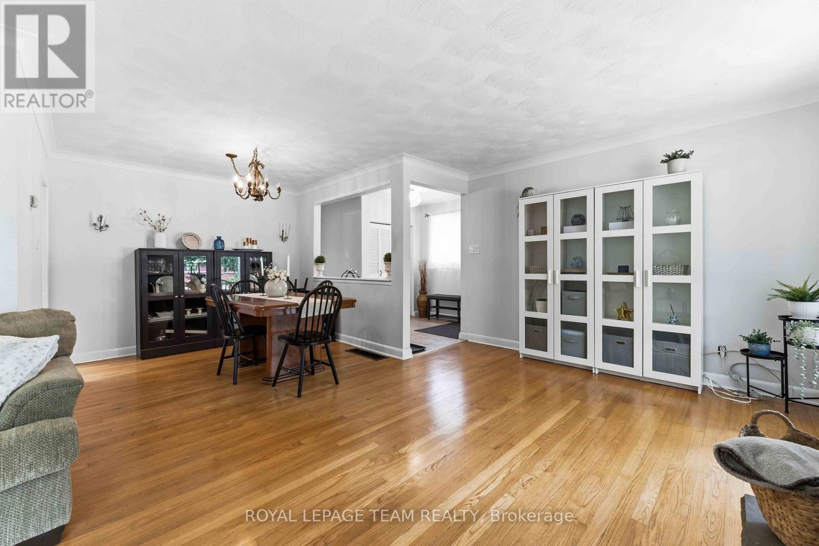 1155 Agincourt Road Property Photo 11