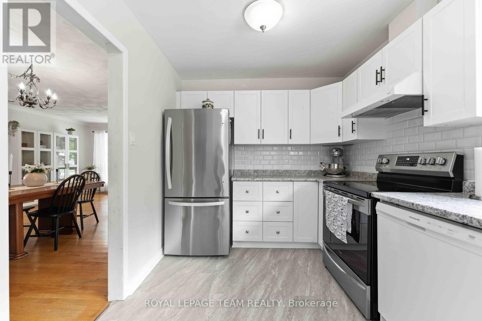 1155 Agincourt Road Property Photo 18