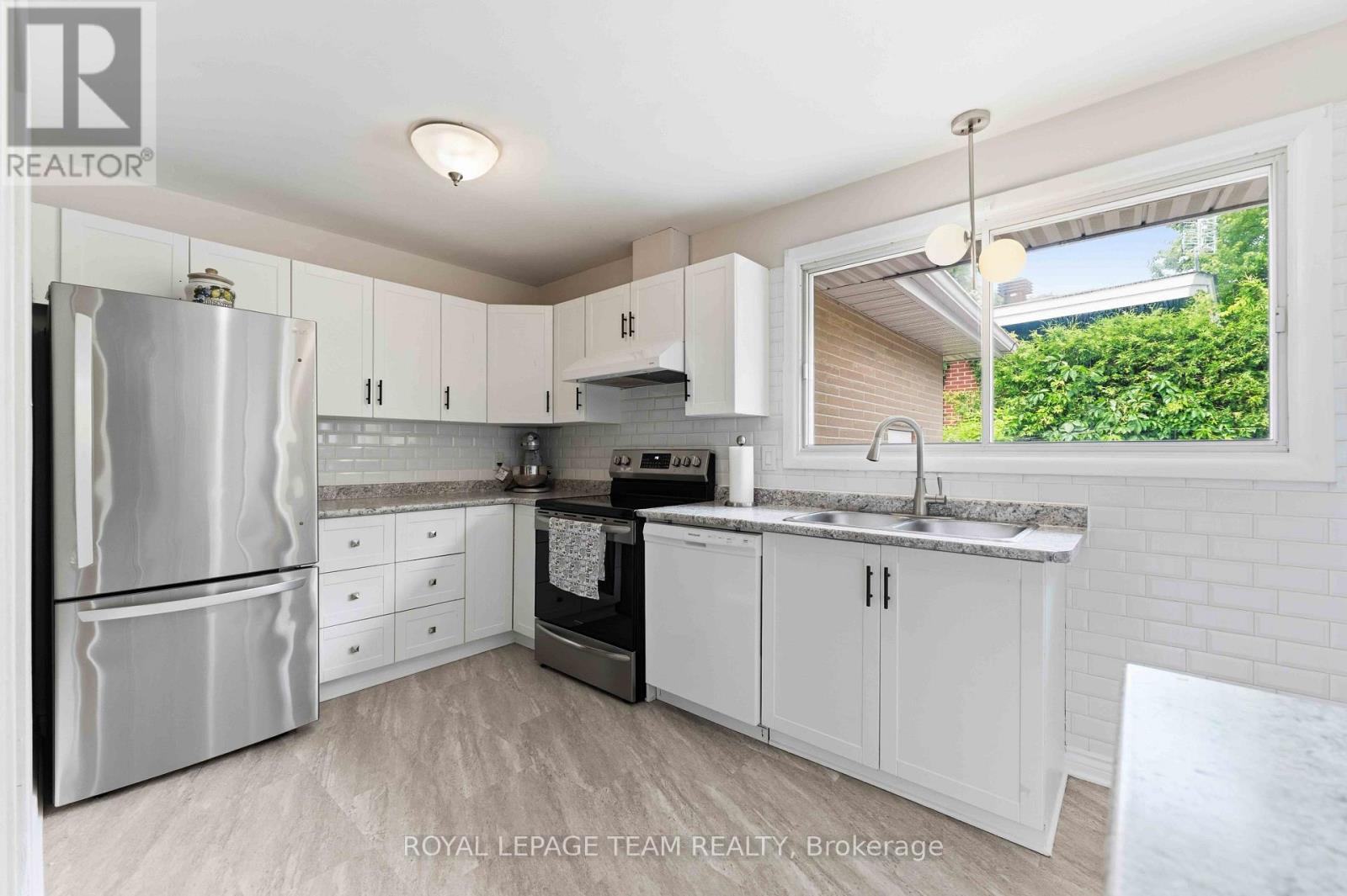 1155 Agincourt Road Property Photo 19