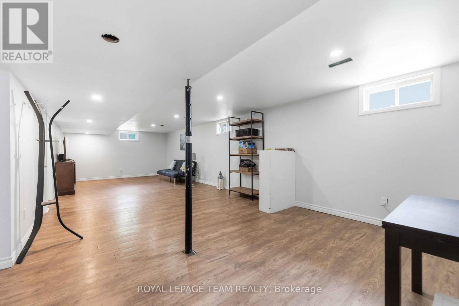 1155 Agincourt Road Property Photo 25