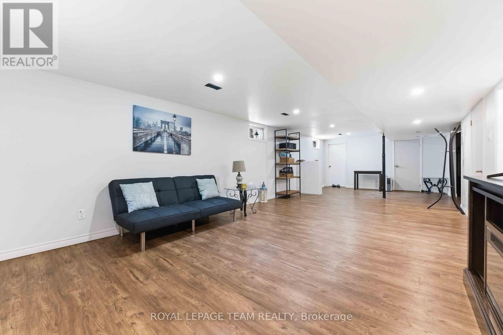 1155 Agincourt Road Property Photo 29