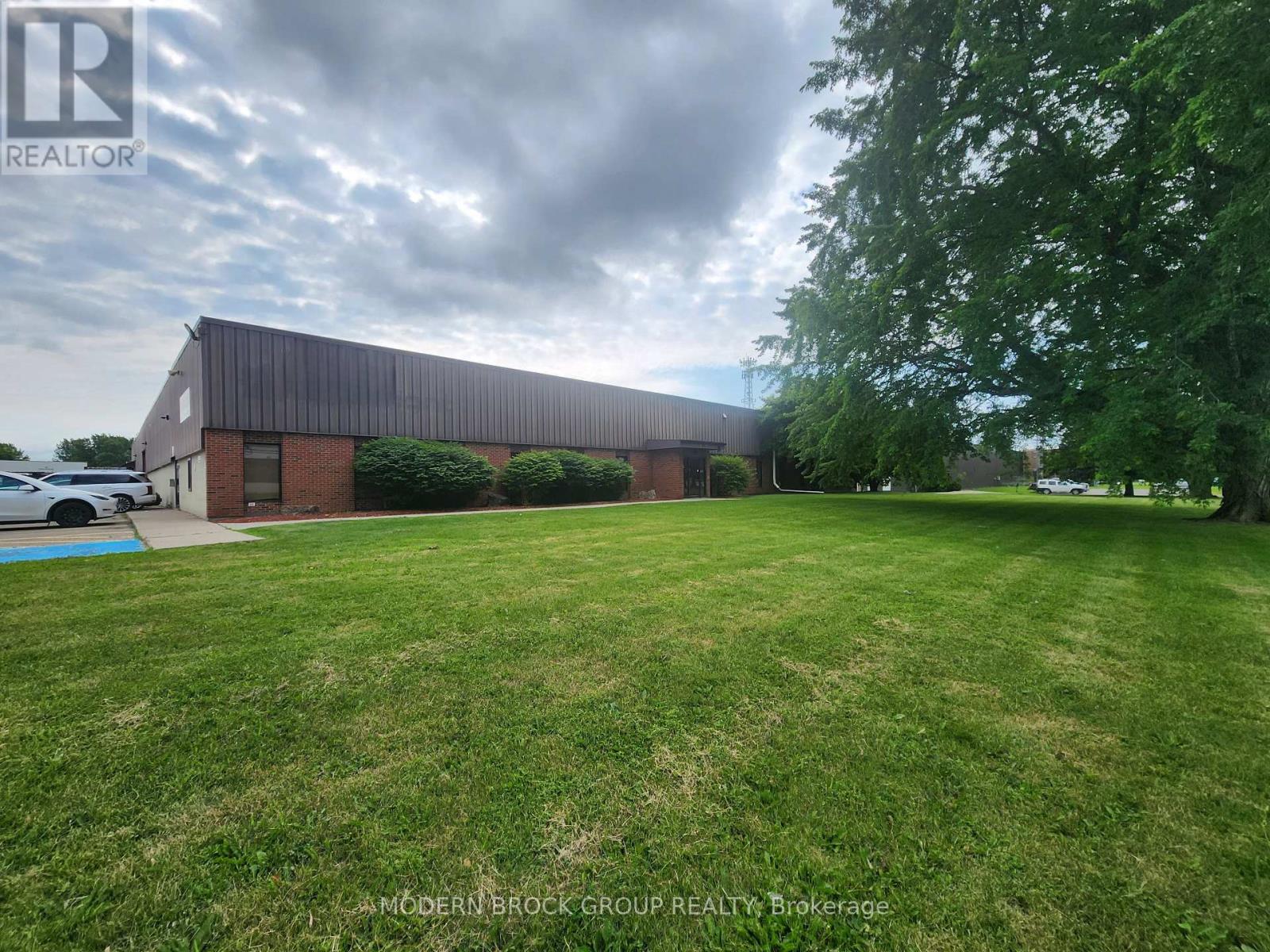 UNIT 1 - 1325 CALIFORNIA AVENUE