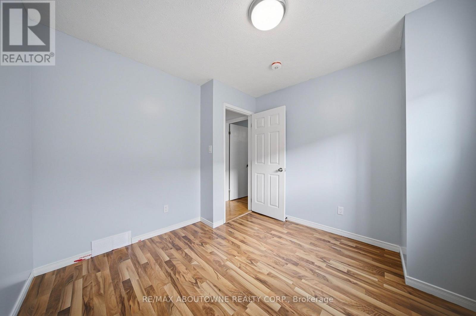 Upper - 146 Bankside Drive N Property Photo 16
