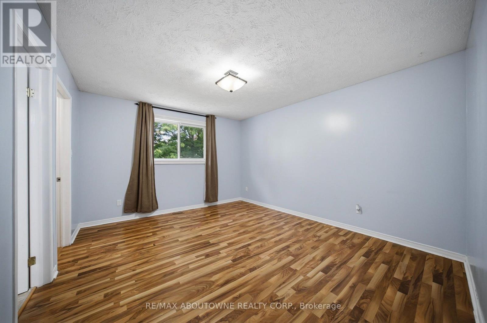 Upper - 146 Bankside Drive N Property Photo 17
