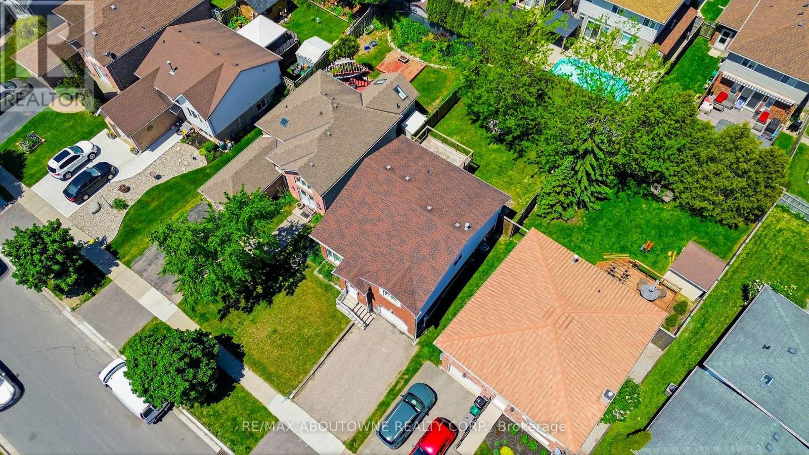 Upper - 146 Bankside Drive N Property Photo 26
