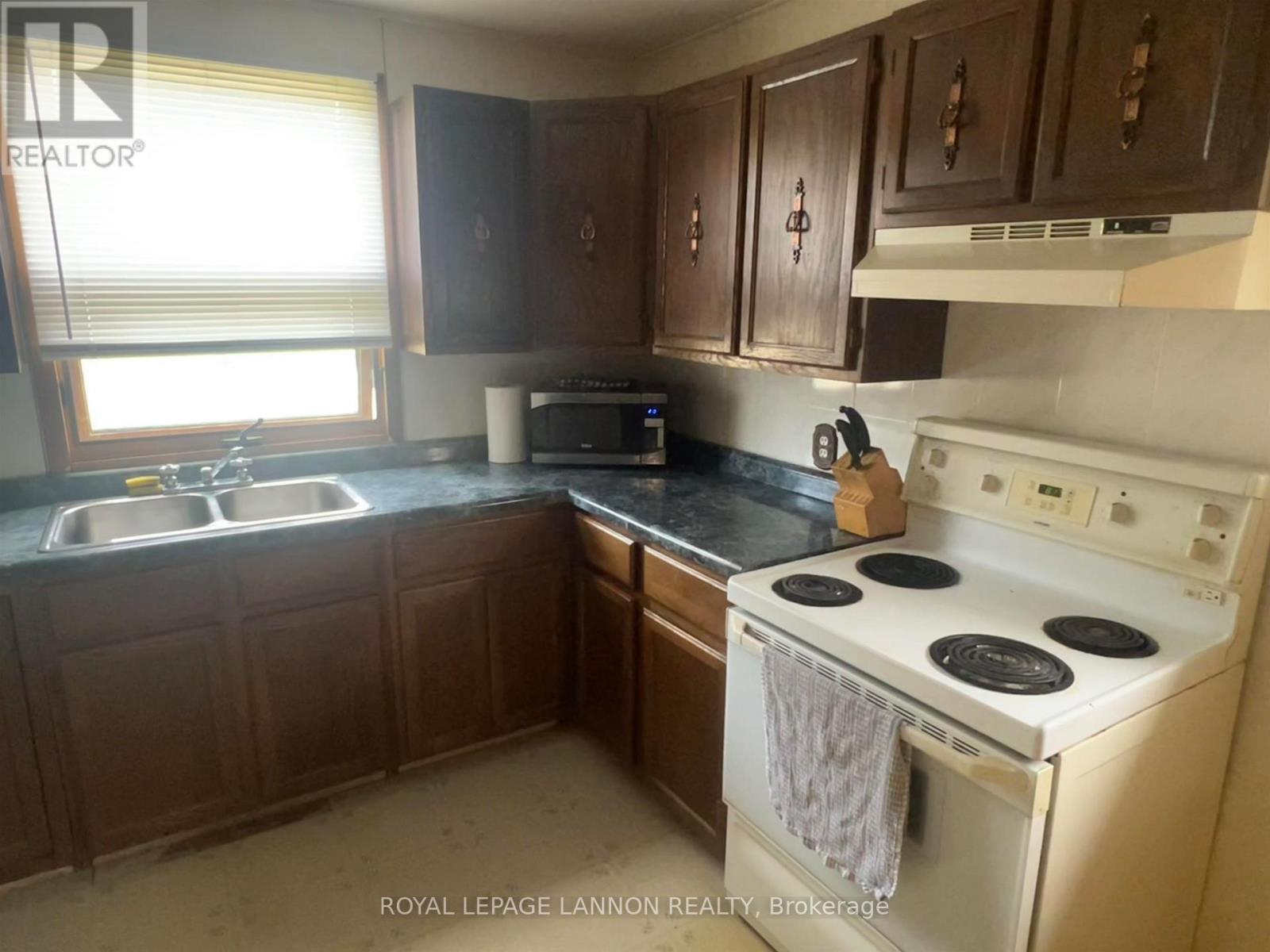 101 Pine Crescent Property Photo 7