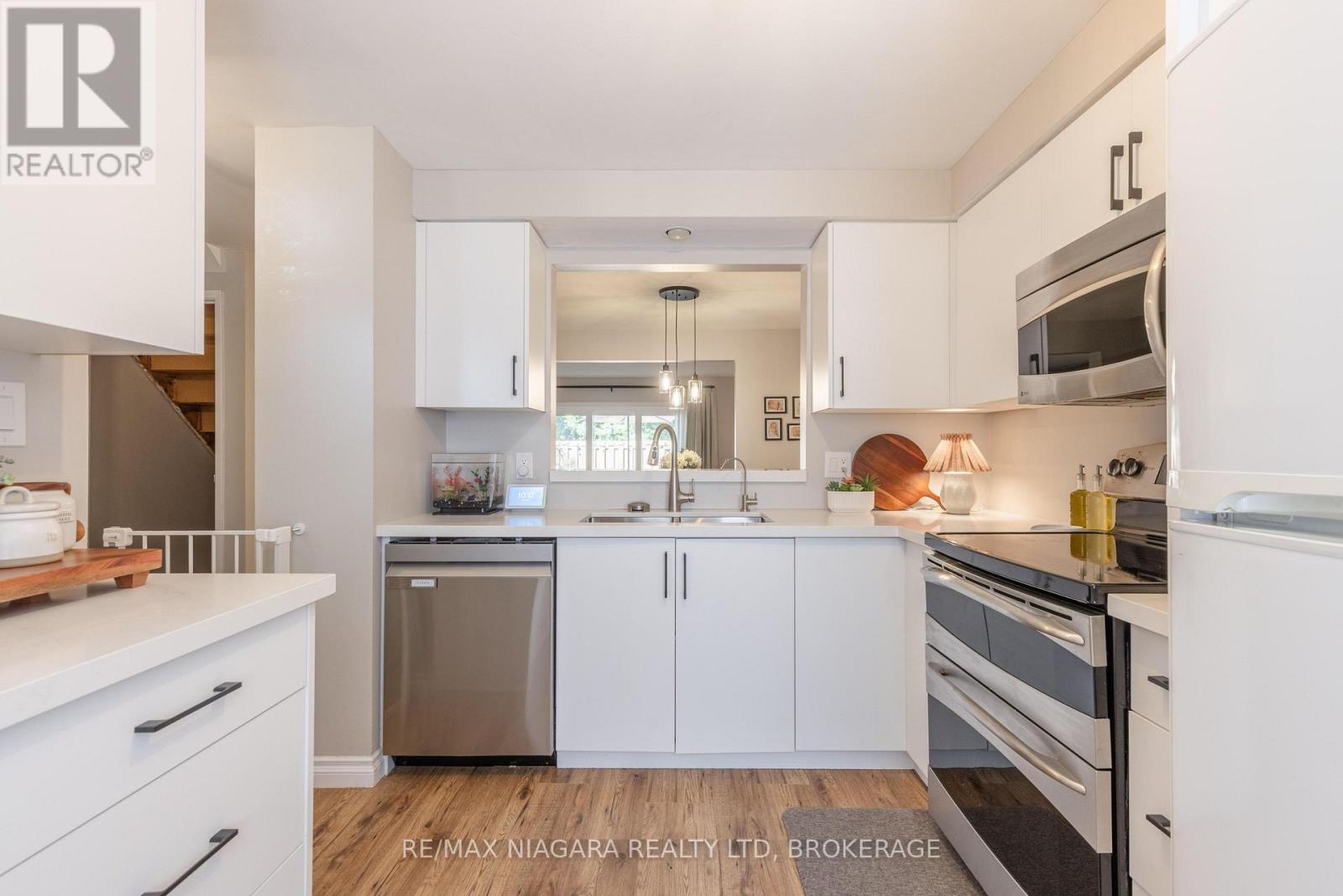 77 - 6767 Thorold Stone Road Property Photo 4
