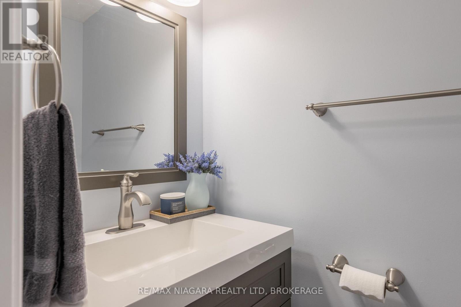 77 - 6767 Thorold Stone Road Property Photo 14