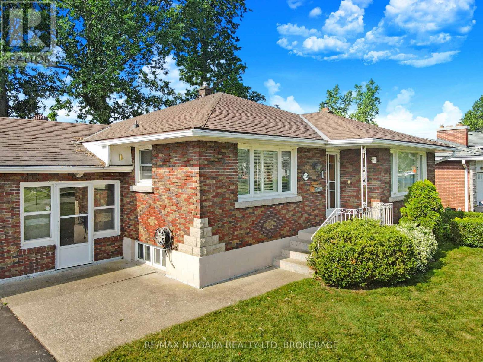 232 Walden Boulevard Property Photo 3