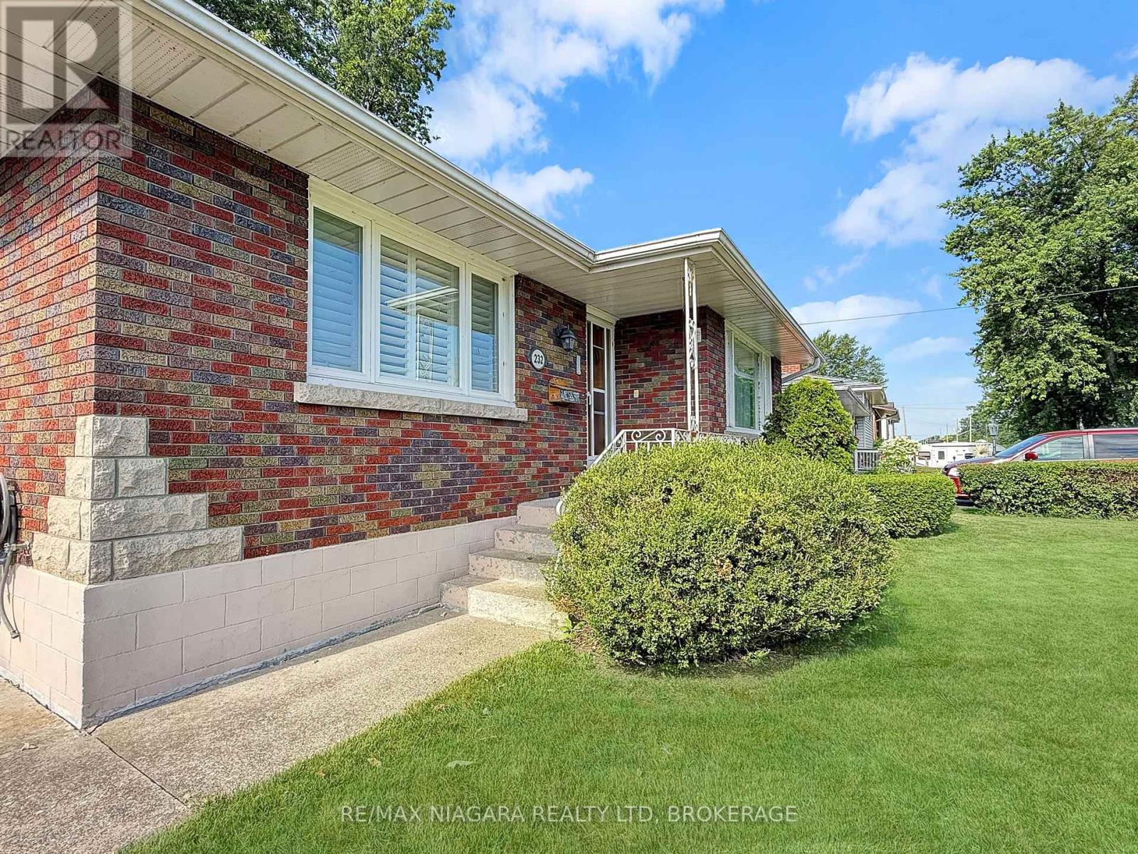 232 Walden Boulevard Property Photo 4