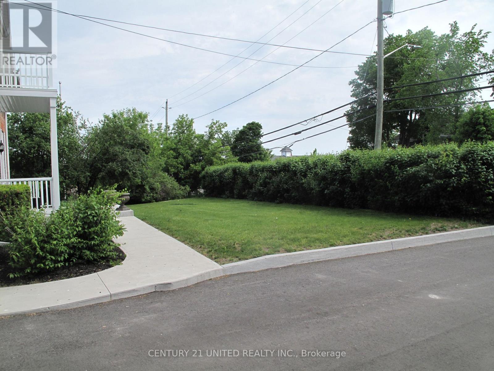 33 Bridge Street S Property Photo 5