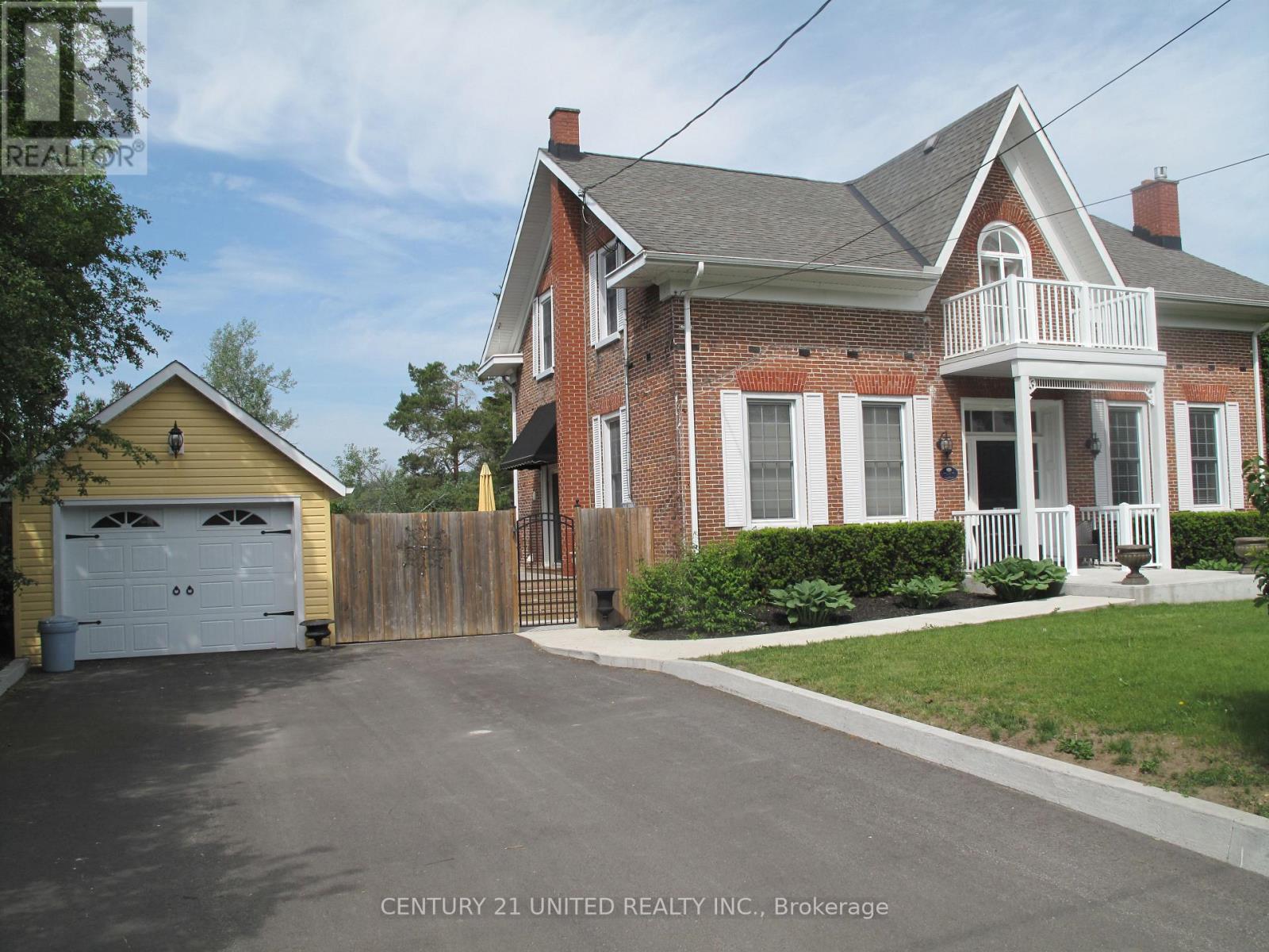 33 Bridge Street S Property Photo 6