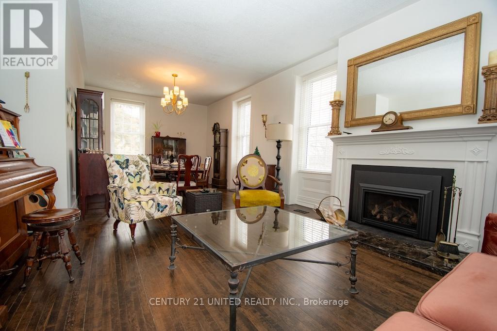 33 Bridge Street S Property Photo 10