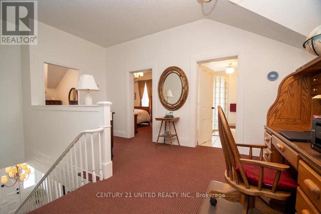 33 Bridge Street S Property Photo 22