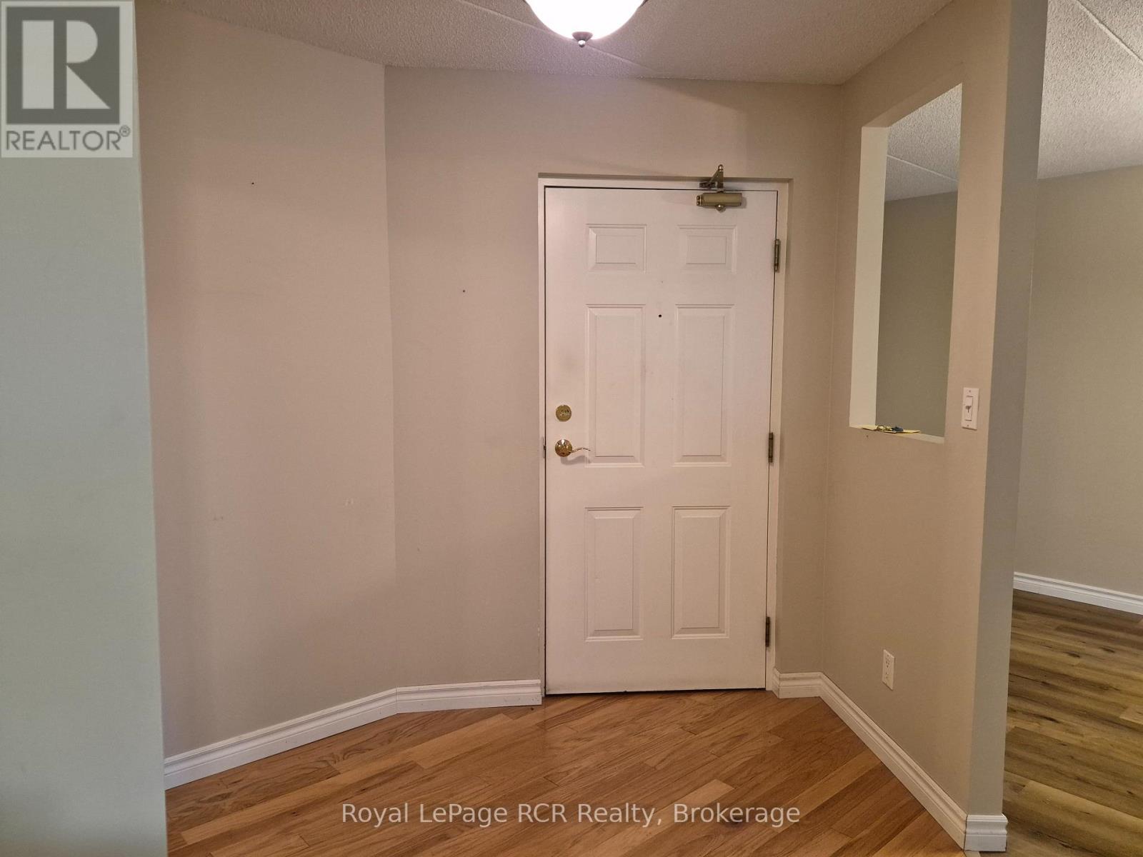 102 - 536 11th Avenue Property Photo 4
