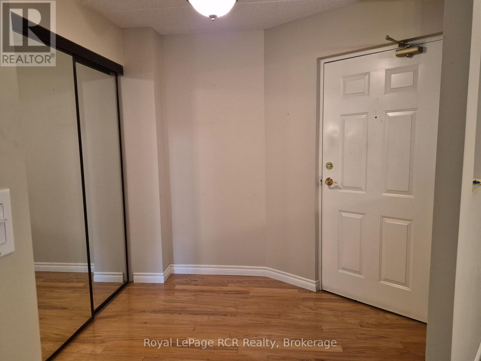 102 - 536 11th Avenue Property Photo 5