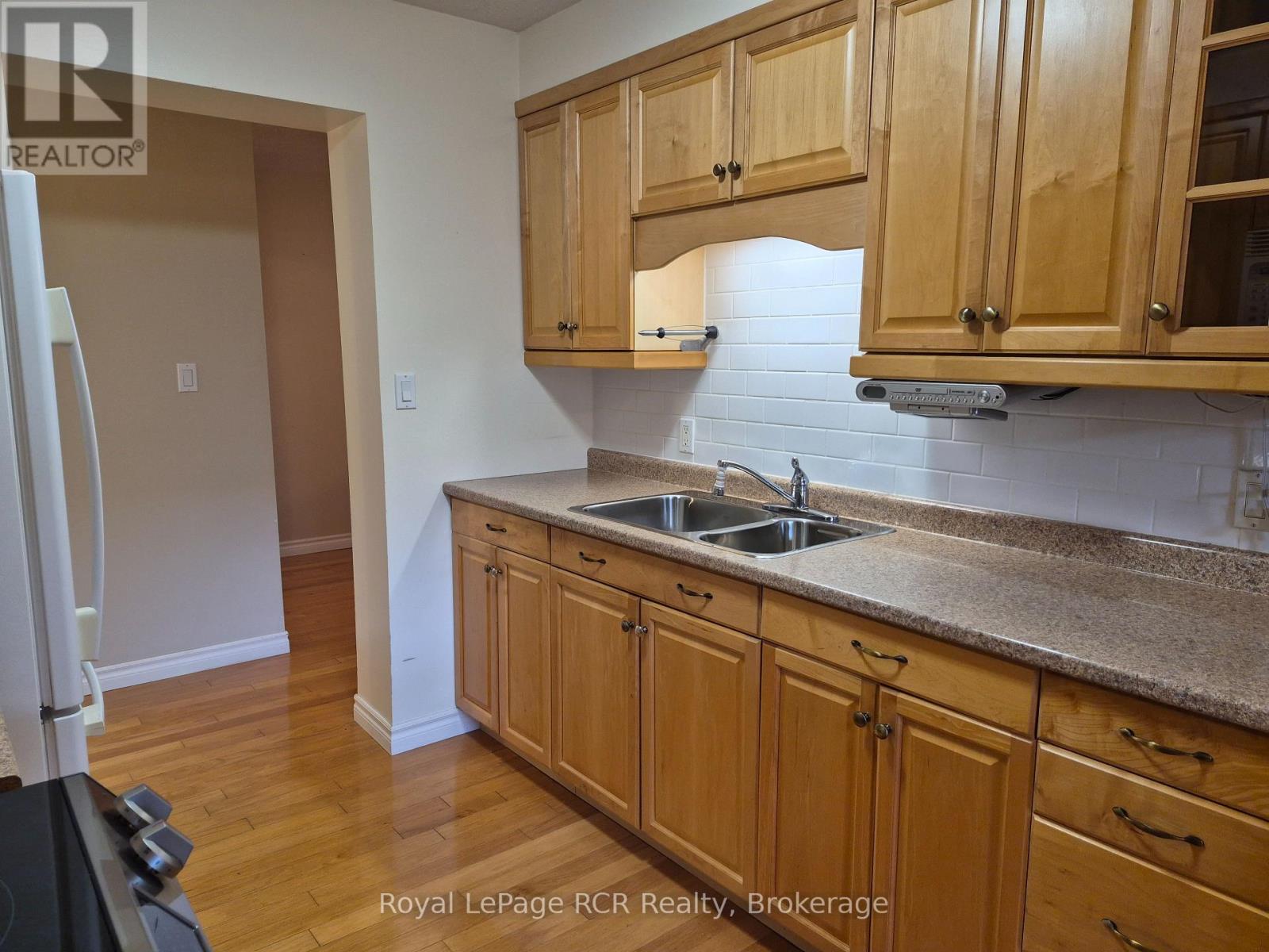 102 - 536 11th Avenue Property Photo 10