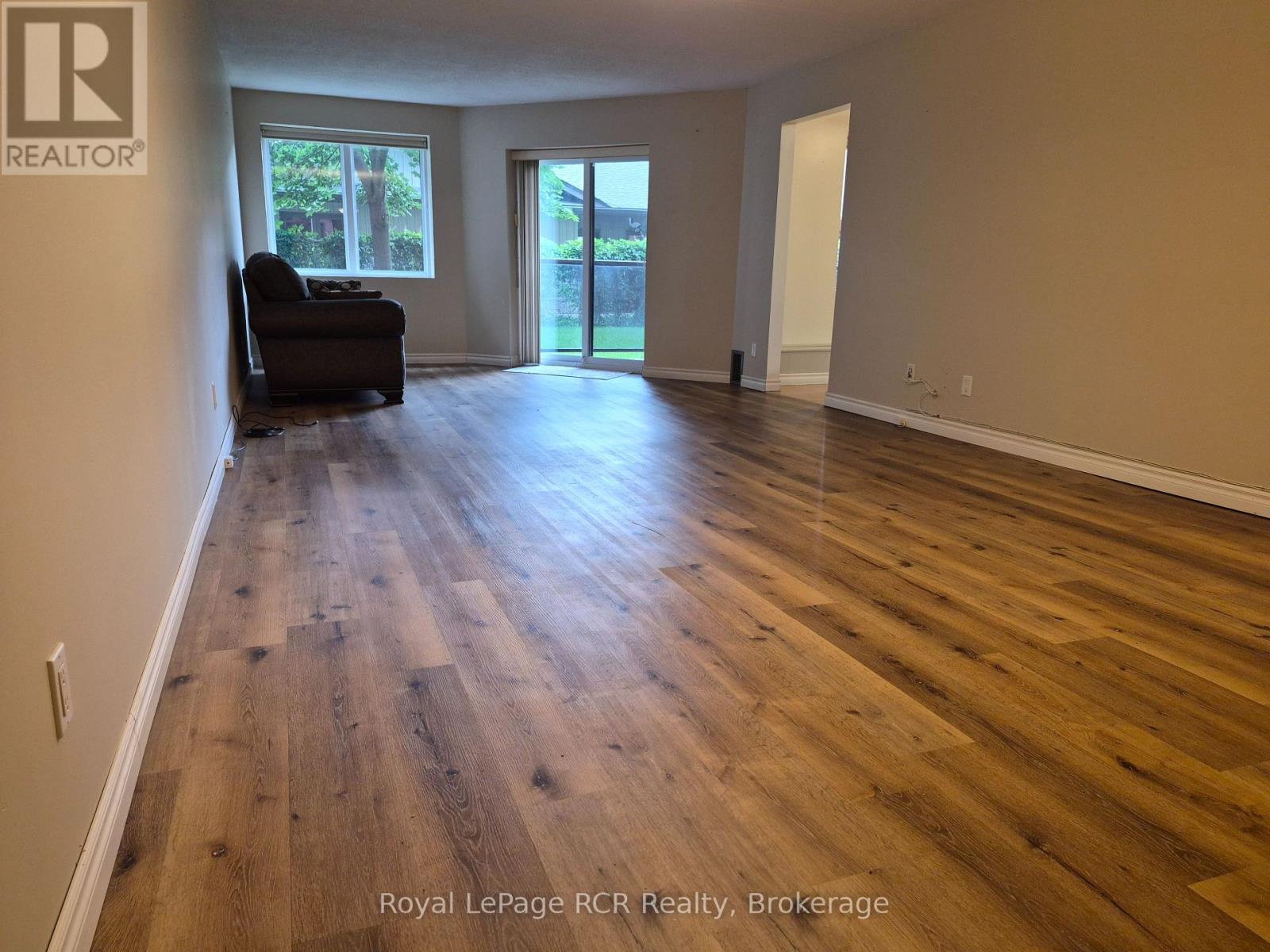 102 - 536 11th Avenue Property Photo 14